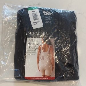 ❌SOLD❌NWT MIRACLESUIT BLACK MAGIC SHAPER